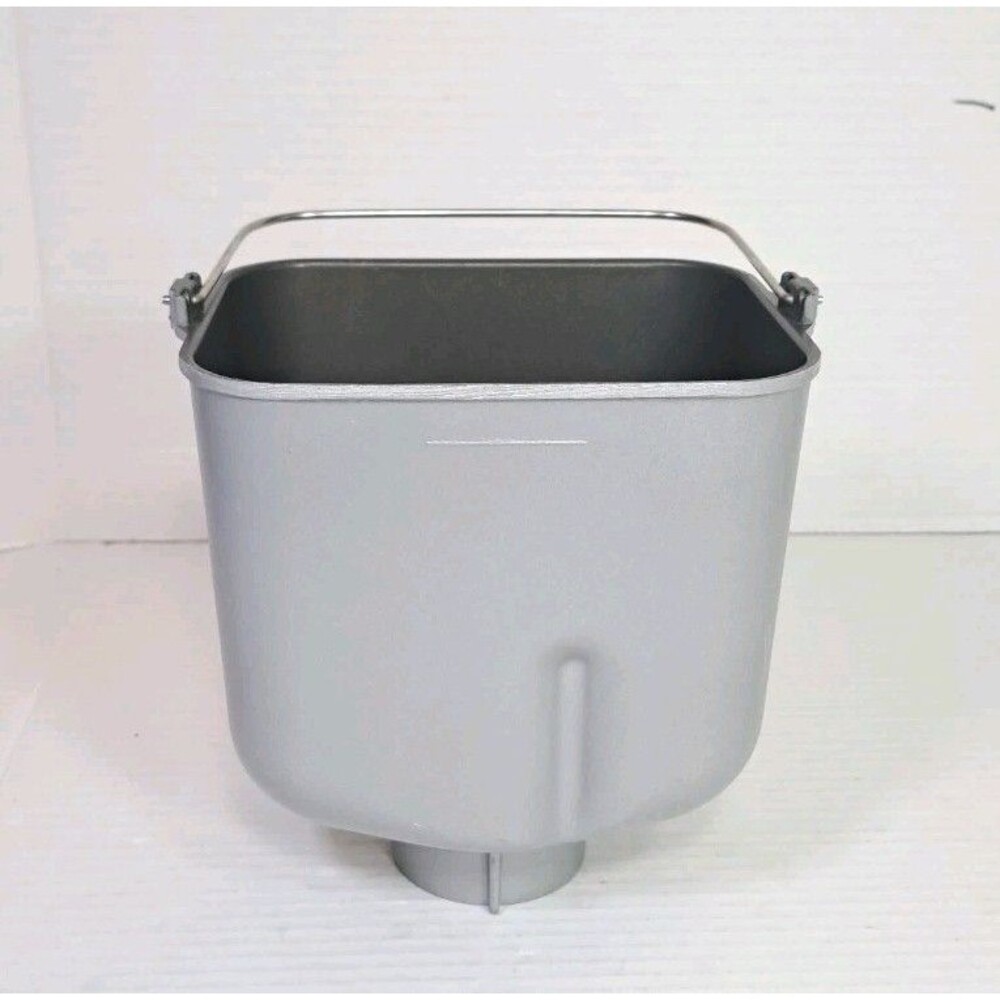 White Westinghouse Bread Maker Pan & Paddle Kneading Replacement Model WWTR444